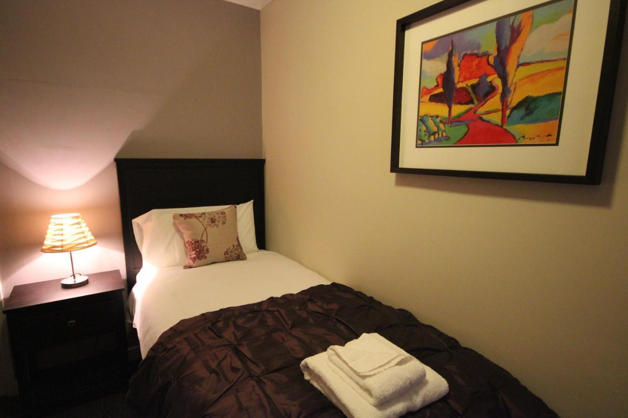 The Dibbinsdale Inn ブロムバラ 部屋 写真
